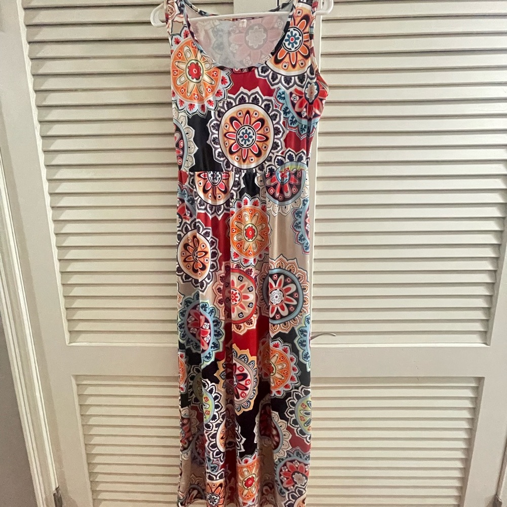 Multicolored long skirted sleeveless dress size‎ large